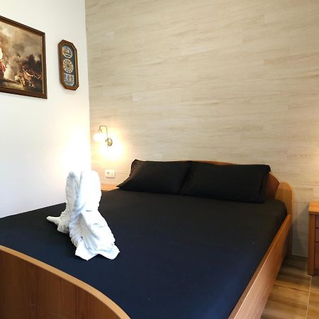 Clive Apartments Cattaro Esterno foto