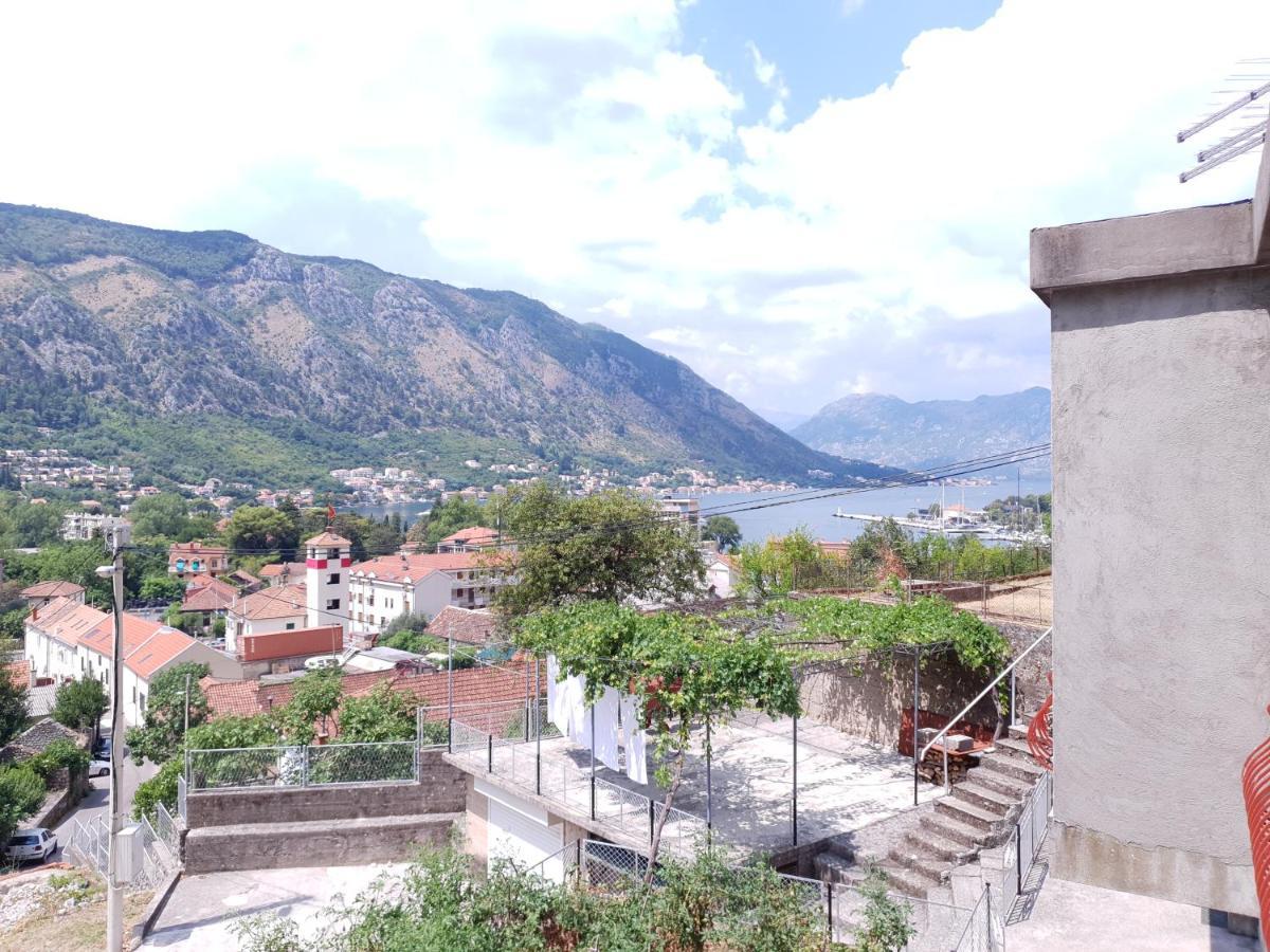 Clive Apartments Cattaro Esterno foto