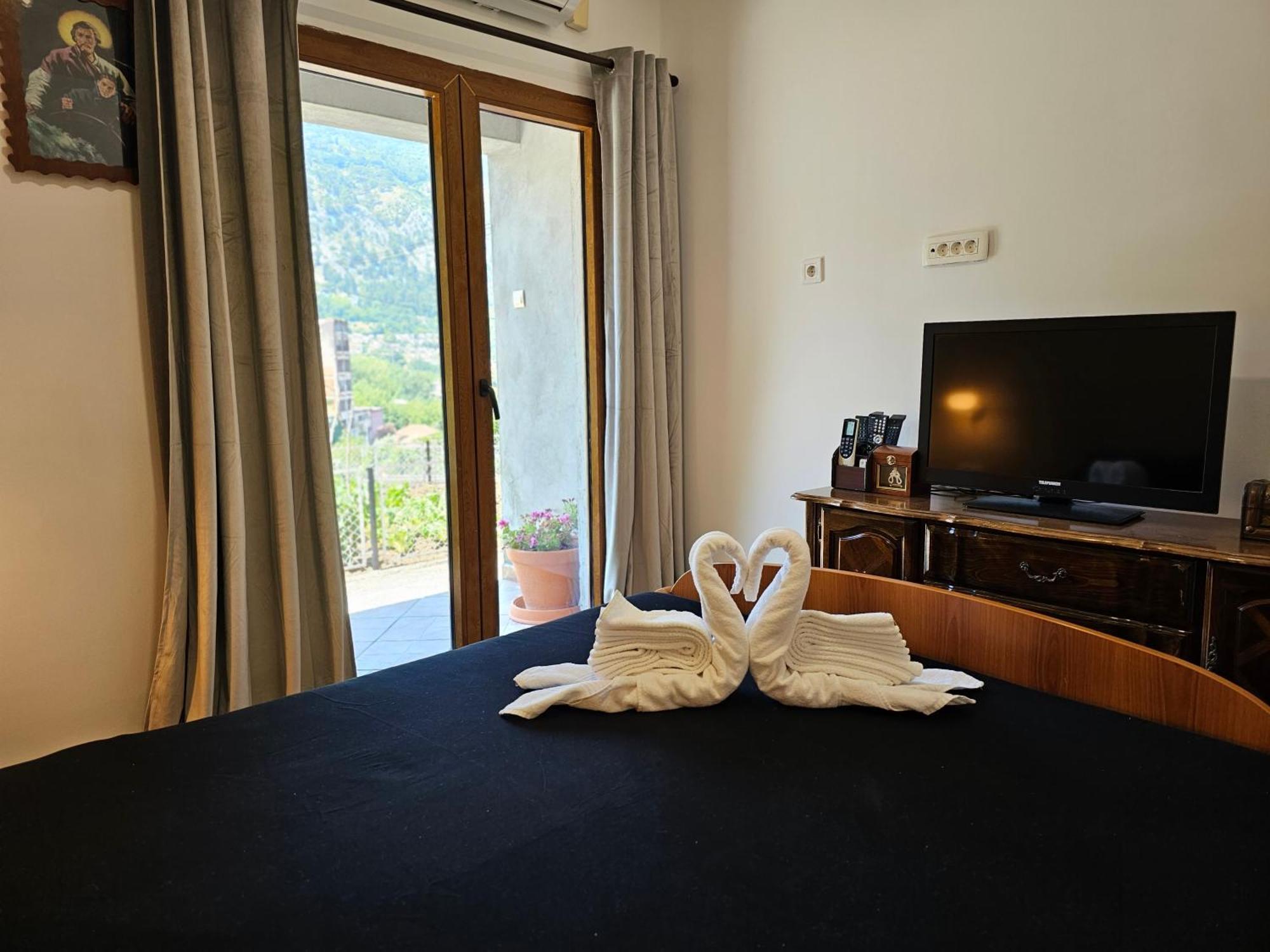 Clive Apartments Cattaro Esterno foto